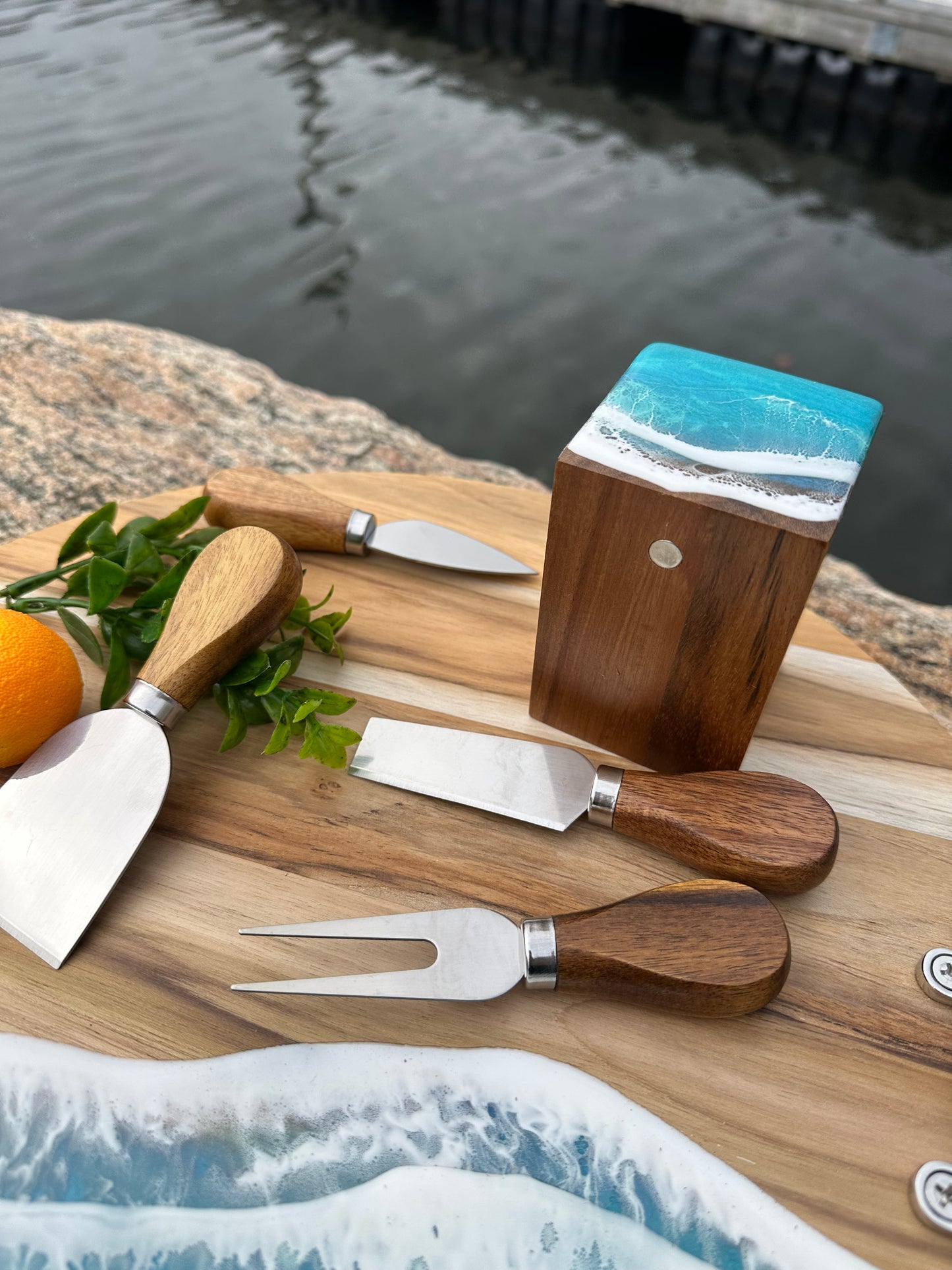 Magnetic Cheese Block and Knife Set